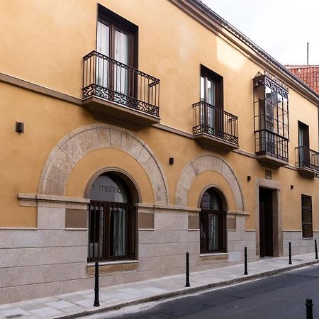 Apartamentos Turisticos De La Bernarda Касерес Экстерьер фото