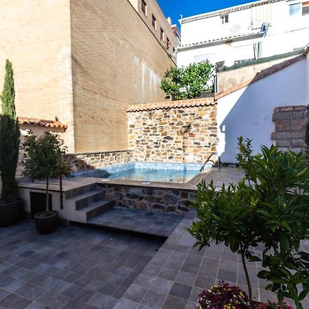 Apartamentos Turisticos De La Bernarda Касерес Экстерьер фото