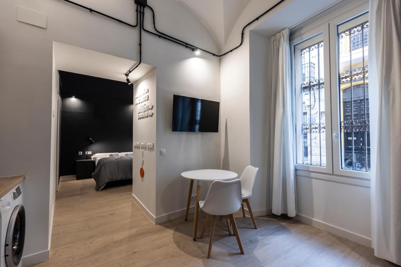 Apartamentos Turisticos De La Bernarda Касерес Экстерьер фото