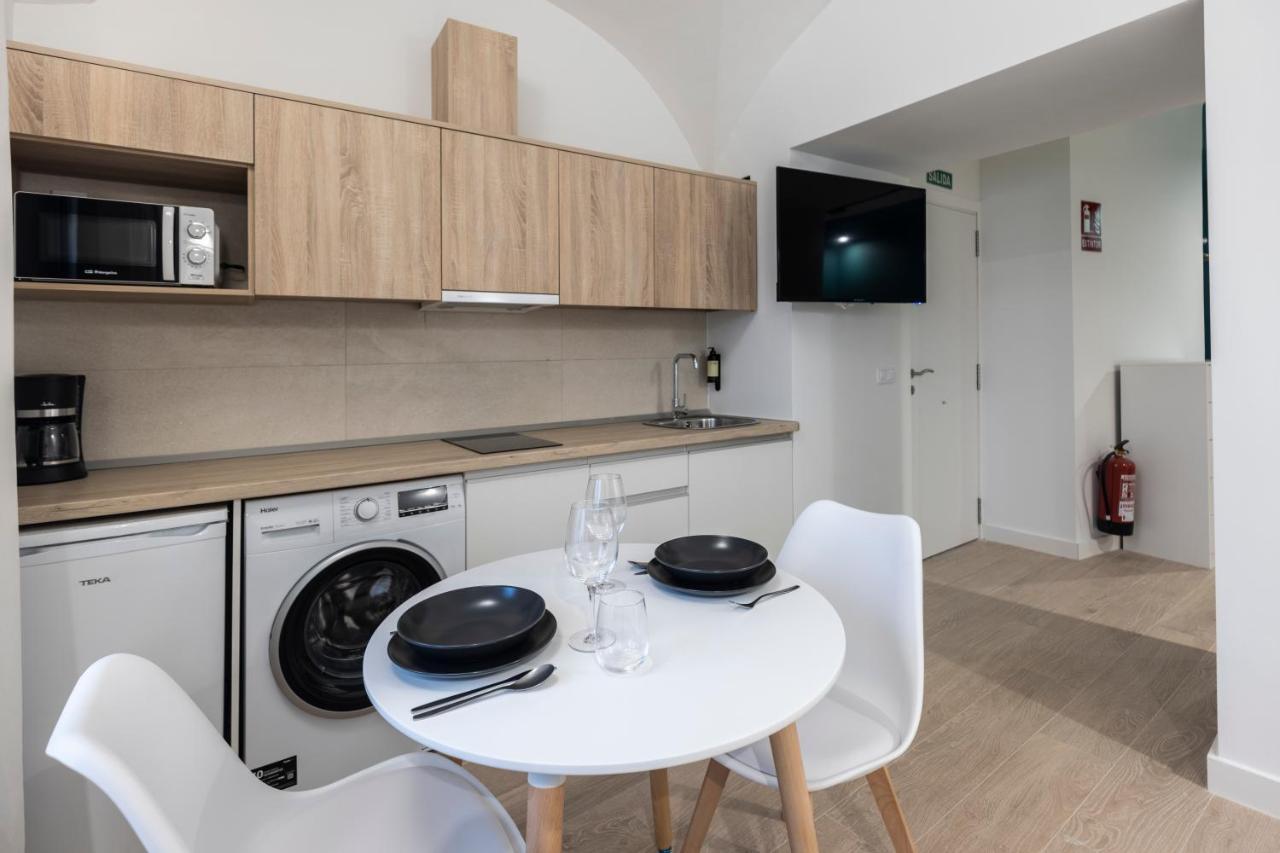 Apartamentos Turisticos De La Bernarda Касерес Экстерьер фото